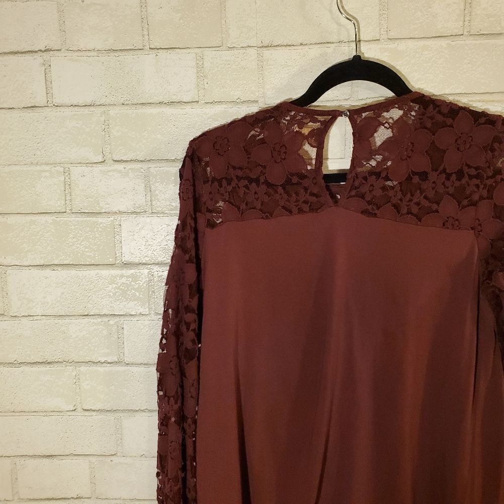 Hollister maroon lace top - Picture 9 of 10